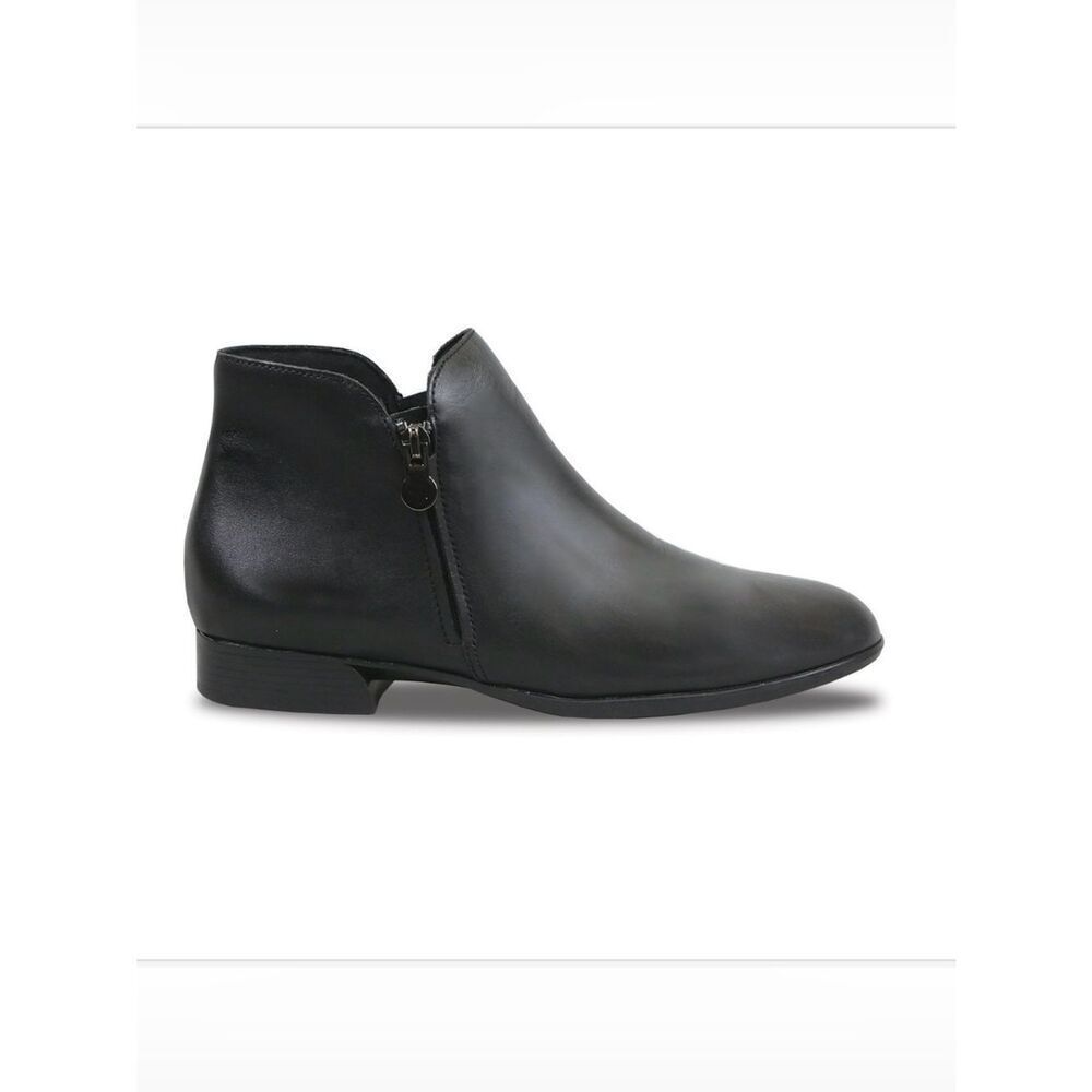 New Munro Black Leather Ankle Boots Side Zip Comfort Booties Women 8N